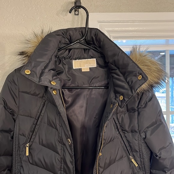*BRAND NEW* Micheal Kors charcoal grey winter coat with fur hood. - Picture 3 of 11